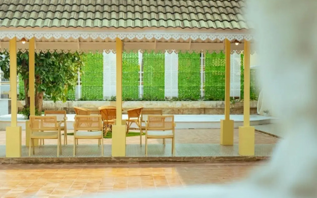 RoomQuest Baan Khun Phra The Iconic
