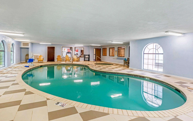 Comfort Suites