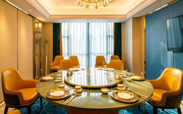 Modern Classic Hotel