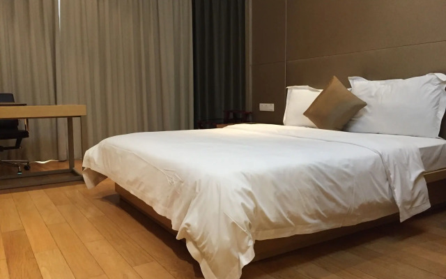eStay Residence Poly World Trading Center
