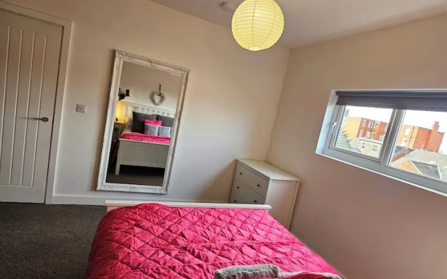 Apartmentsleeps4-marketquarter-wifi-parking