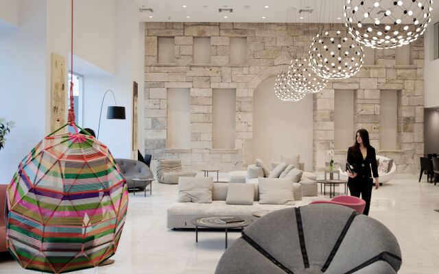 Athenaeum Grand Hotel