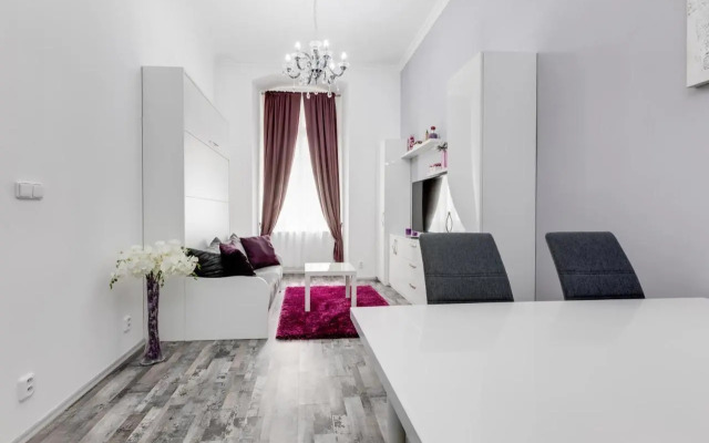 Apartment Thunovská 10