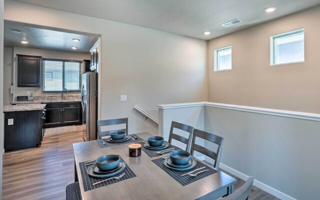 Pet-friendly Elk Grove Retreat w/ Balcony!