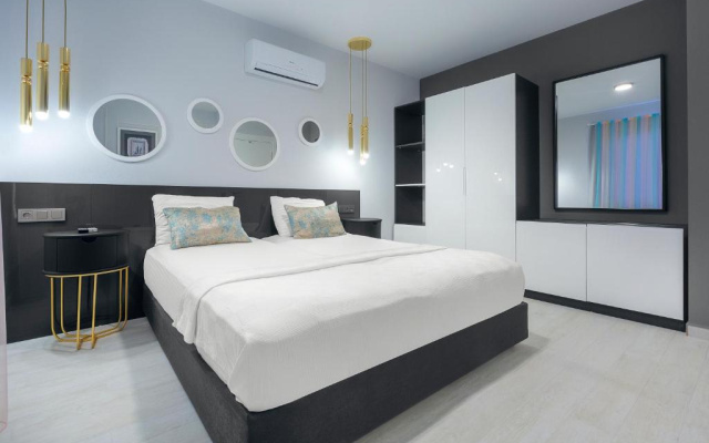 Twin Apart Hotel