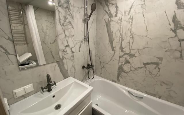 Apartments on Akademika Kargina 38k6