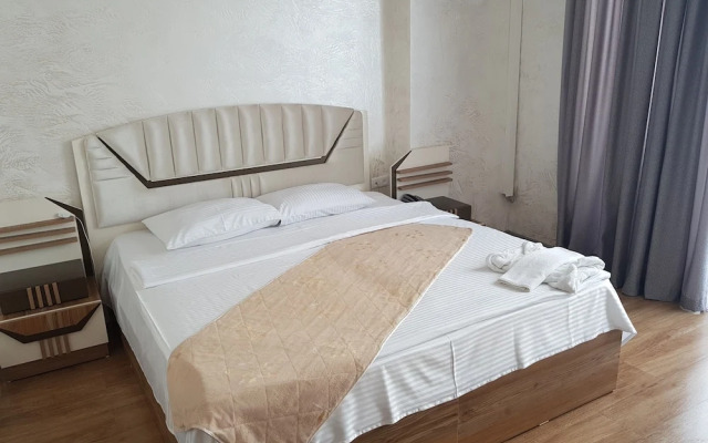 Royal Palace Hotel