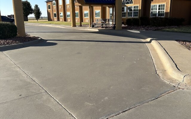 Sugar Creek Inn & Suites