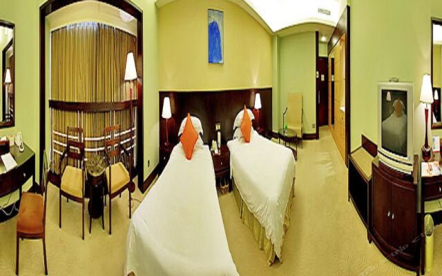 Rich Hotel