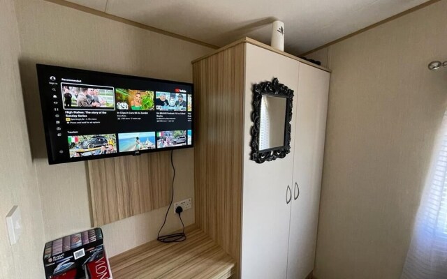 Holiday Park Caravan Fluffy in Harts Holiday Park
