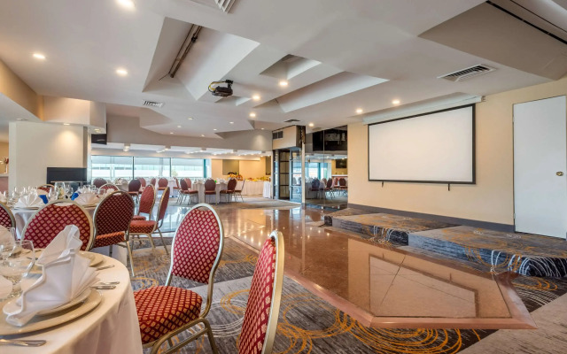 Quality Hotel Dorval