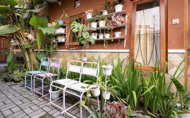 OYO 1806 Puri Arsita Homestay