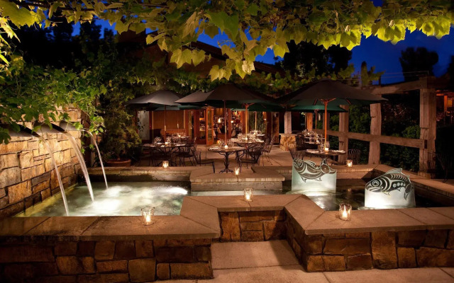 Willows Lodge