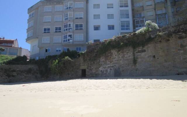 Galicia 100423 3 Bedroom Apartment by Mo Rentals