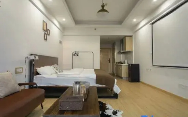 Yujian Homestay (People's Square)