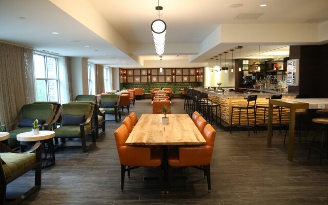 Hotel Indigo Naperville Riverwalk by IHG