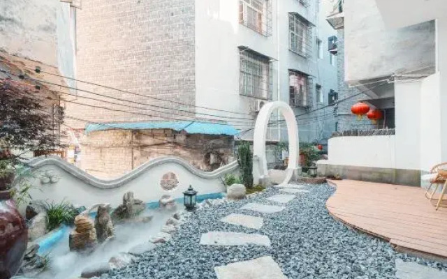 Jiavan luxury light hostel -PhoenixeOld CitycShopshEnglishlish