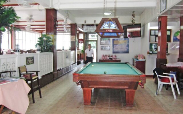 Break Point Hotel