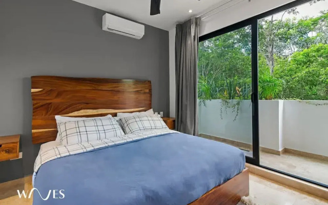 1 Br LX Amenities Prime Location