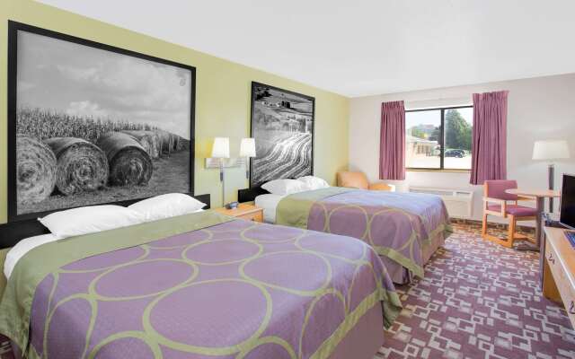 Super 8 by Wyndham Independence IA