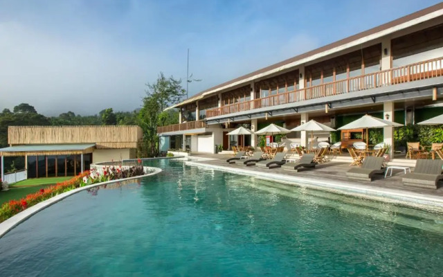 Giriwood Hotel & Villa
