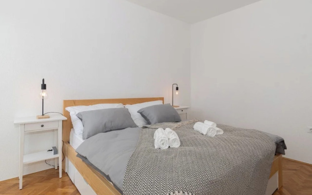 Zozo, Modern Two-Bedroom Suite