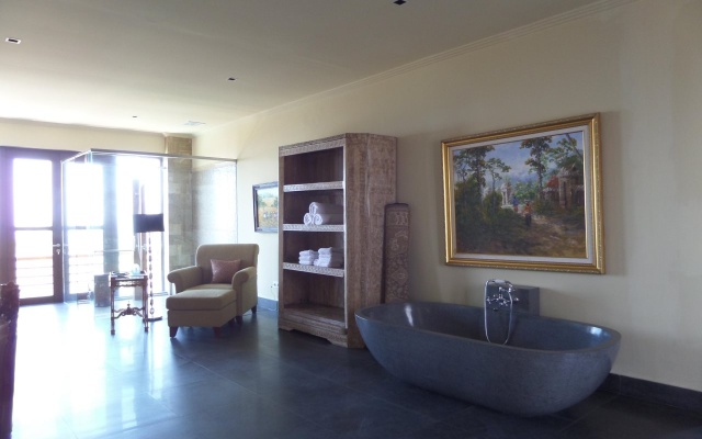 The Uluwatu Peak – Guest Rooms – Pecatu