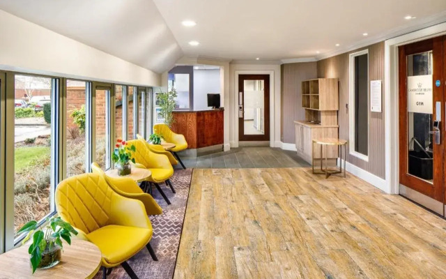 Отель The Cambridge Belfry