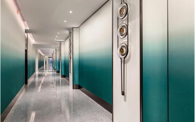 Xiamen International Seaside Hotel (hotel corridor leads to the stone exhibition hall)