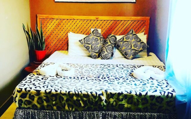 Savannah House - Hostel