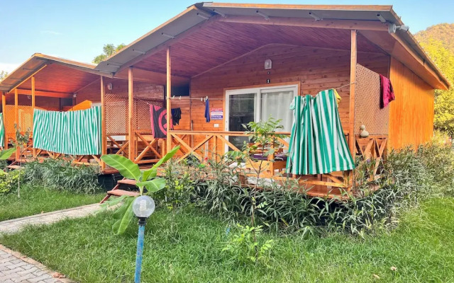 Adrasan Parlak Evleri