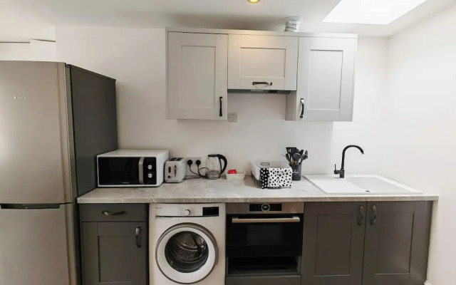 Reef Lodge Apartments