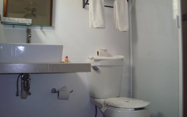 NAH SAM CHAK La Casa Rosada