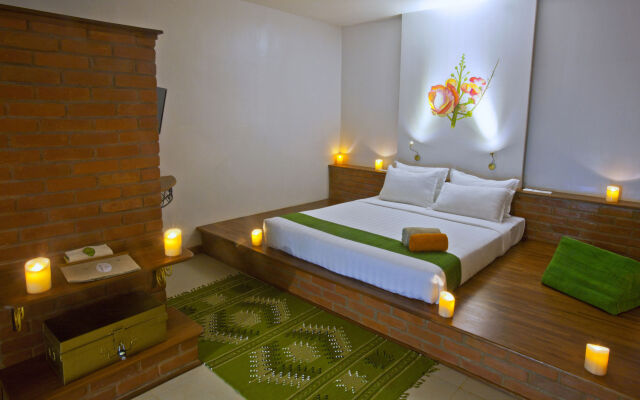 Thanakha Inle Hotel