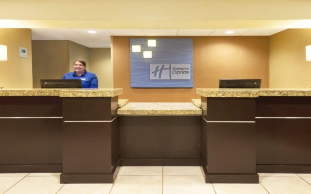 Holiday Inn Express Hotel & Suites Colby