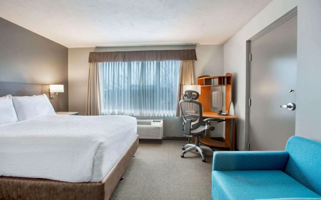 Days Inn & Suites by Wyndham Moncton