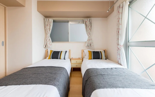 Yeah Room Zeus The Garden