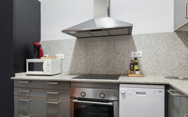 Sol in Barcelona with 2 bedrooms and 2 bathrooms