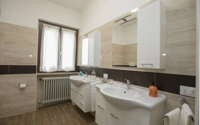 Villa Alberti 900m From Garda Lake