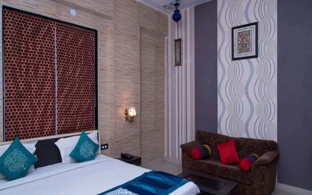 FabHotel Everest International