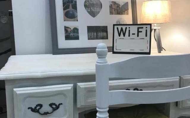 Chambre via Natina