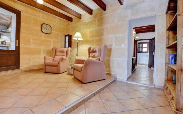 Villa - 4 Bedrooms With Pool - 107803