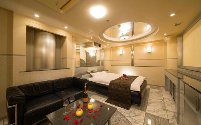 HOTEL THE i Adult only
