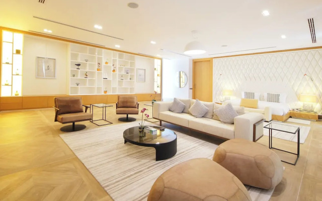 Royal Retreat Villa at Nurai Island