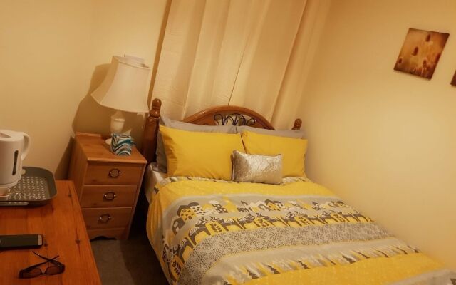 Cosy Apartment in Leeds Near Roundhay Park