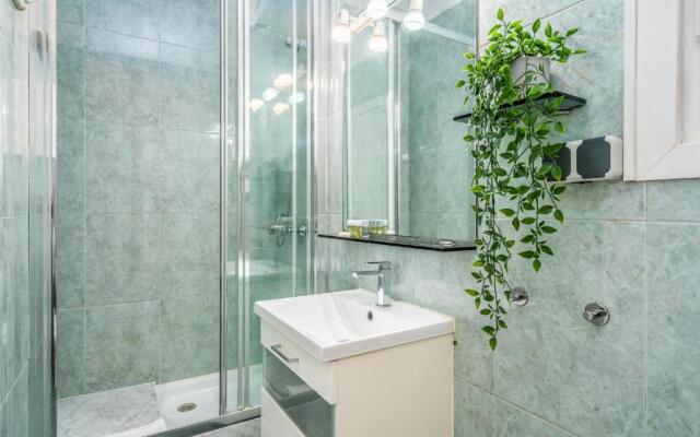FridaysFlats, Arc de Triomf - Solar & Spacious