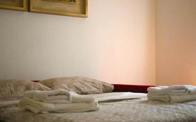 Basement Turati 3 -Consulates District