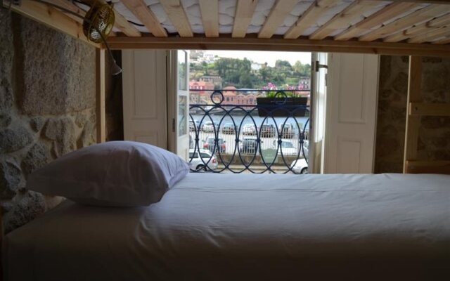 Happy Porto Hostel & Apartments