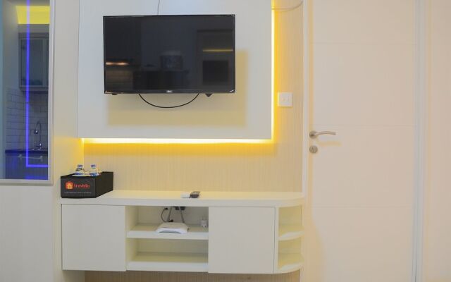 Pool View 2BR with Sofa Bed Bassura City Apartment