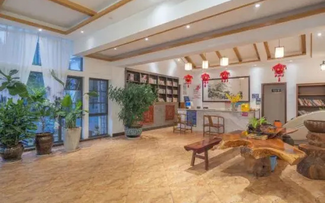 Sunshine Courtyard Inn (Jianshui Ancient City Branch)